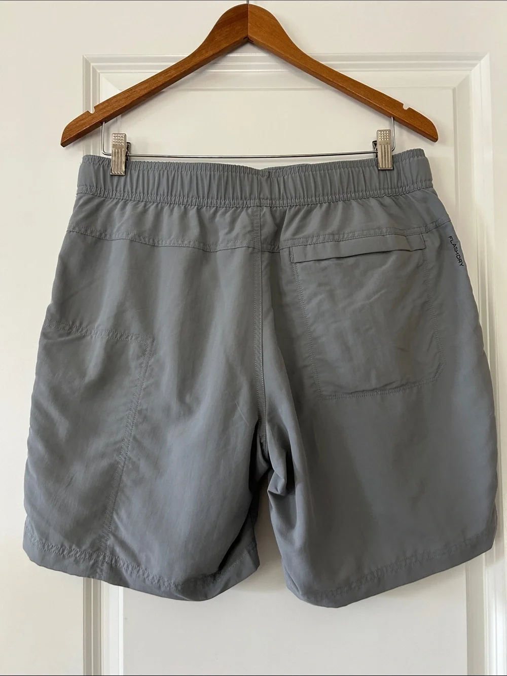 North Face Belted Outdoor Shorts Mesh Liner Sz M w MEASUREMENTS Zip Pocket